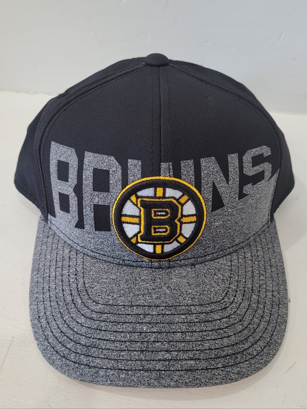 Men's Boston Bruins Hay Snapback Hat NEW
